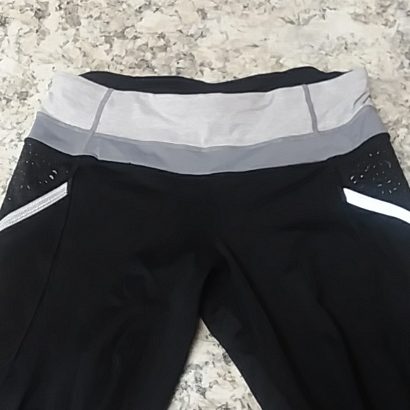lululemon athletica Pants - Lululemon Capri with raised black design